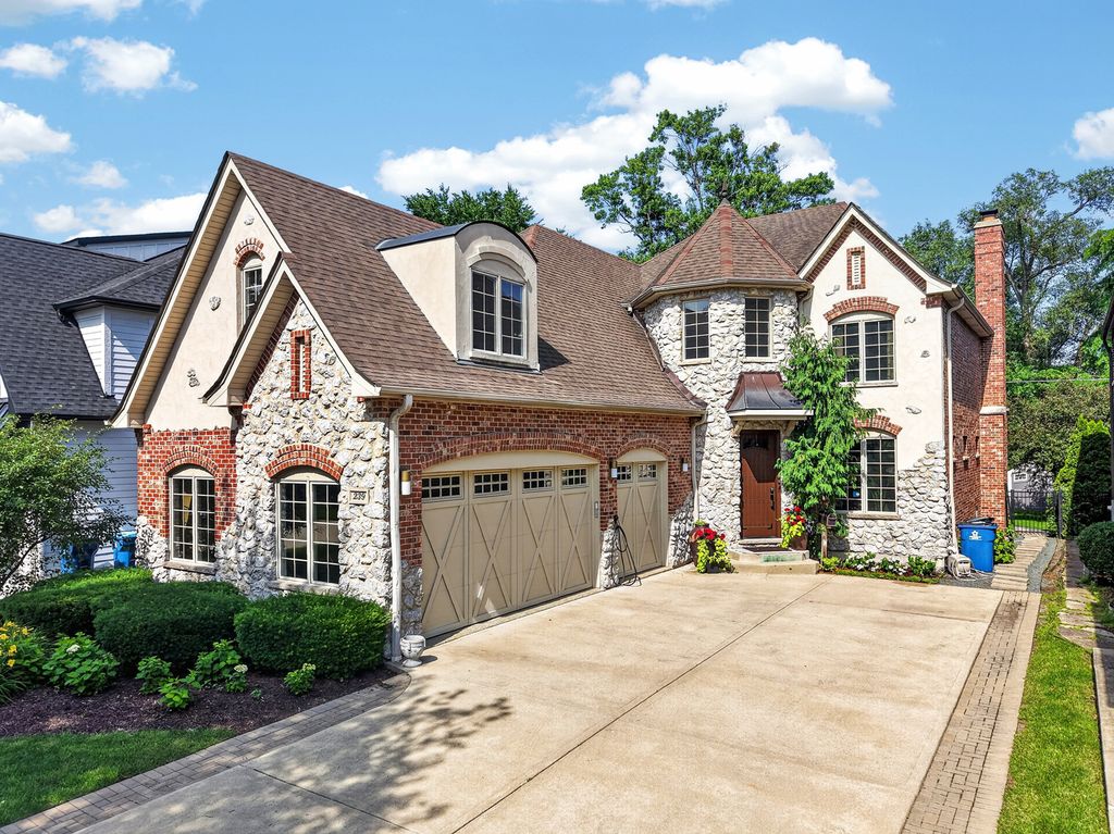 239 N Highland Avenue, Elmhurst, IL 60126