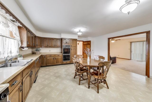 122 Genoa Court, Schererville, IN 46375