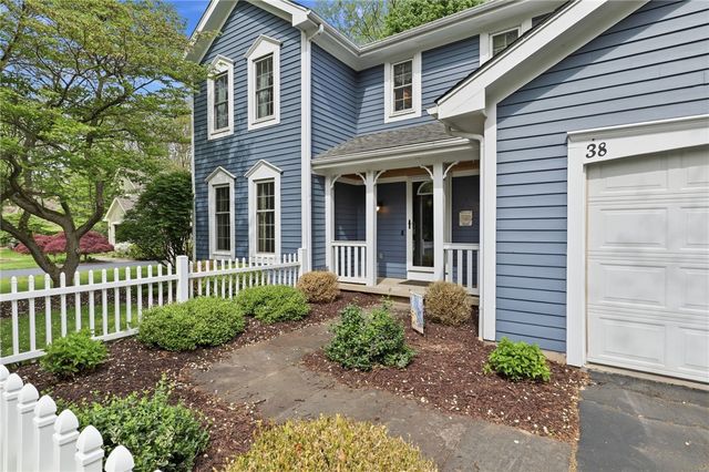 38 Bending Oak Drive, Perinton, NY 14534