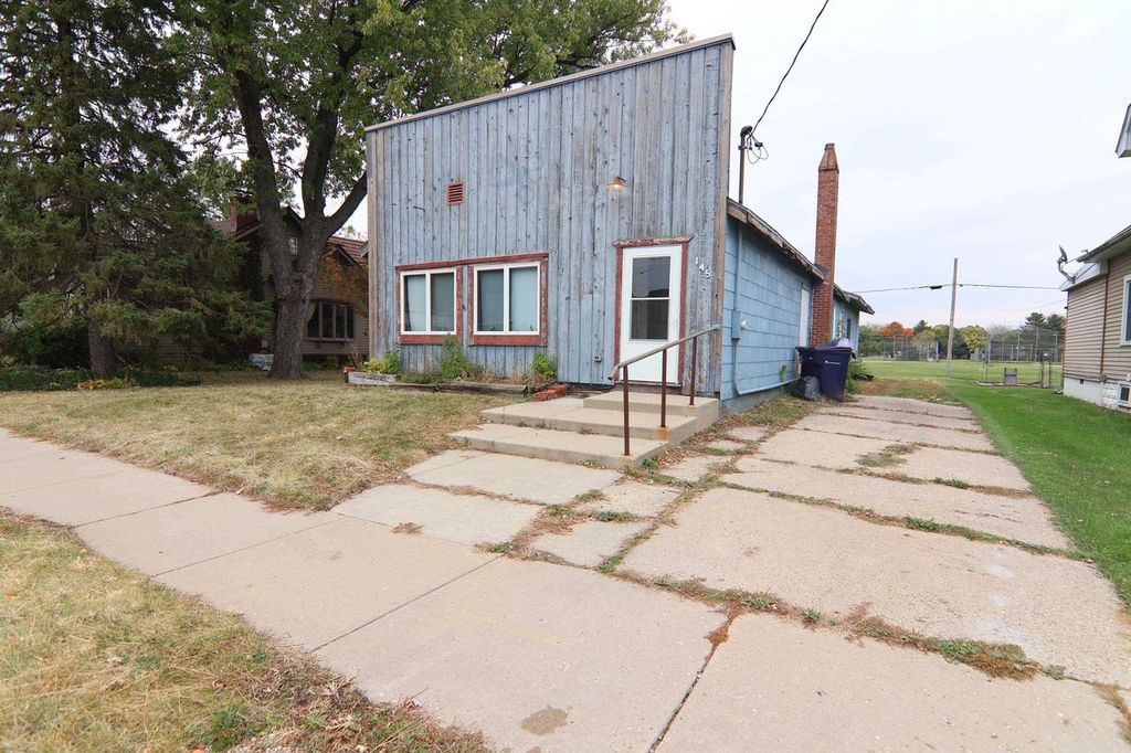 145 S Randall Avenue, Janesville, WI 53545