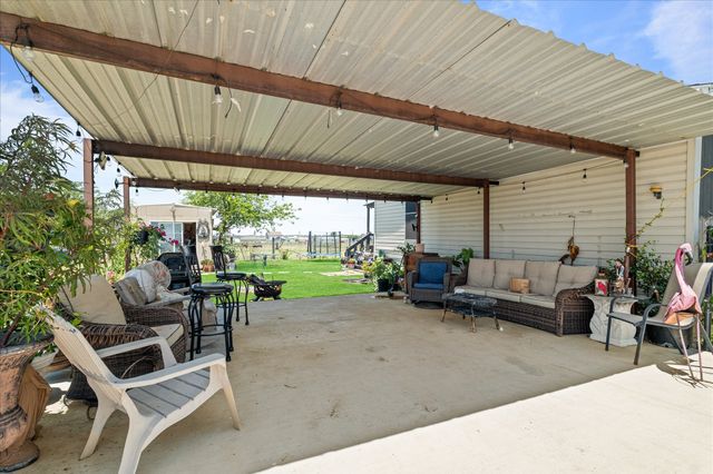 5909 Black Springs Lane, Joshua, TX 76058