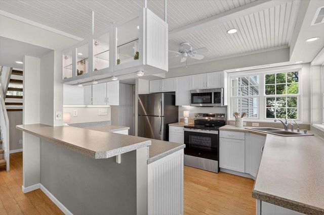 11670 N Lakeview Drive, Edgerton, WI 53534