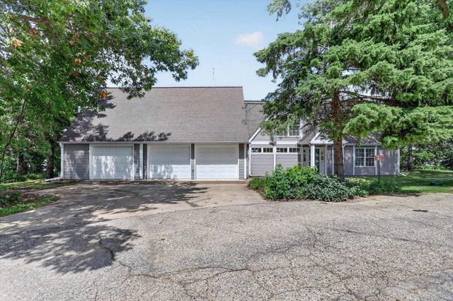 11670 N Lakeview Drive, Edgerton, WI 53534