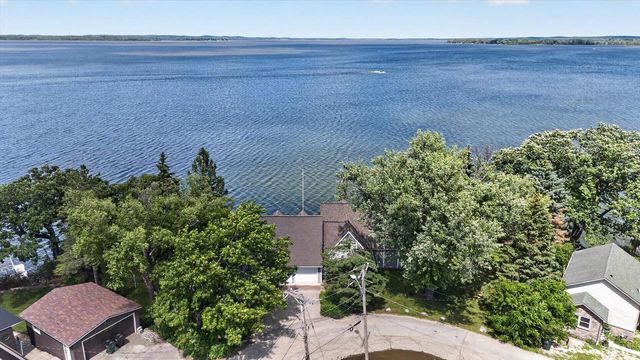 11670 N Lakeview Drive, Edgerton, WI 53534