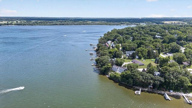 11670 N Lakeview Drive, Edgerton, WI 53534