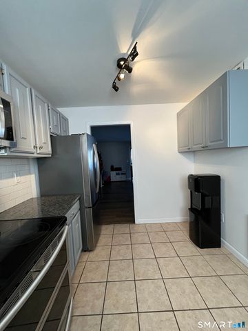 10 Dogwood Court 10, Cromwell, CT 06416