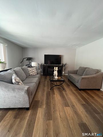 10 Dogwood Court 10, Cromwell, CT 06416