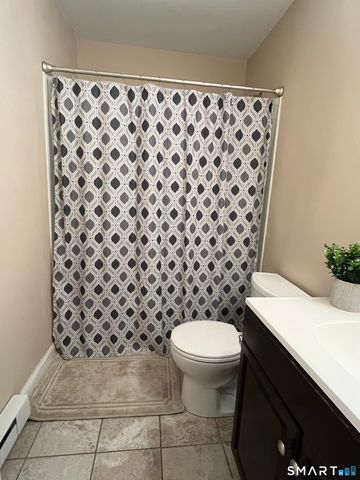 10 Dogwood Court 10, Cromwell, CT 06416