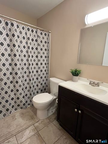 10 Dogwood Court 10, Cromwell, CT 06416