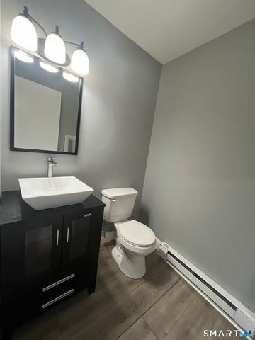 10 Dogwood Court 10, Cromwell, CT 06416