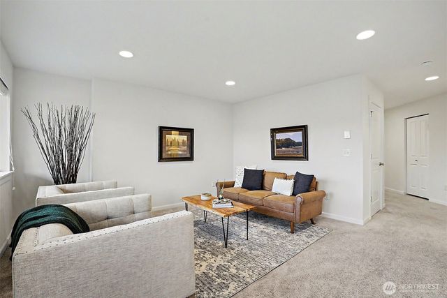 27432 12th Place S, Des Moines, WA 98198