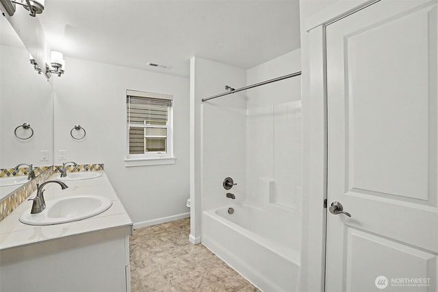 27432 12th Place S, Des Moines, WA 98198
