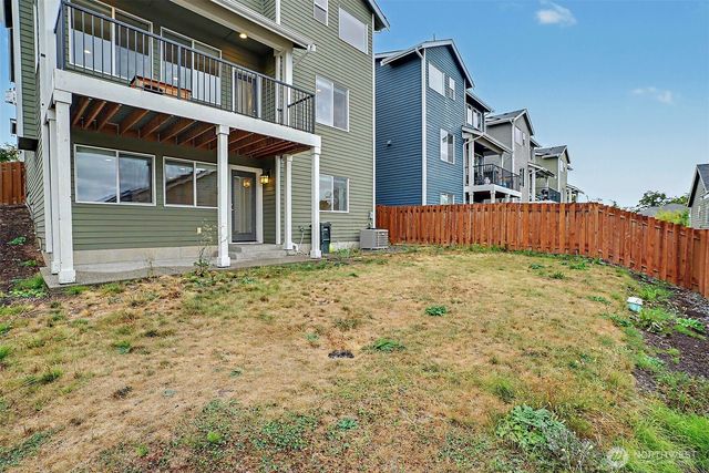 27432 12th Place S, Des Moines, WA 98198