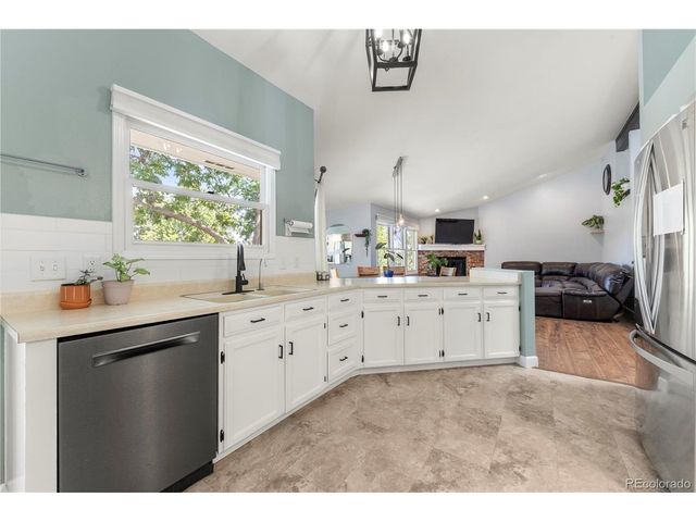 19355 E Greenwood Pl, Aurora, CO 80013