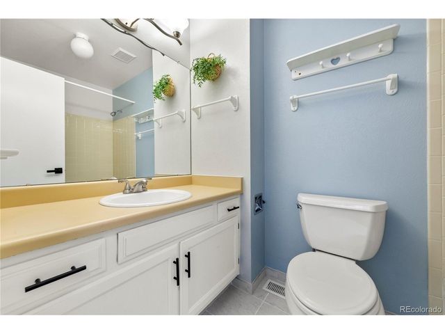19355 E Greenwood Pl, Aurora, CO 80013