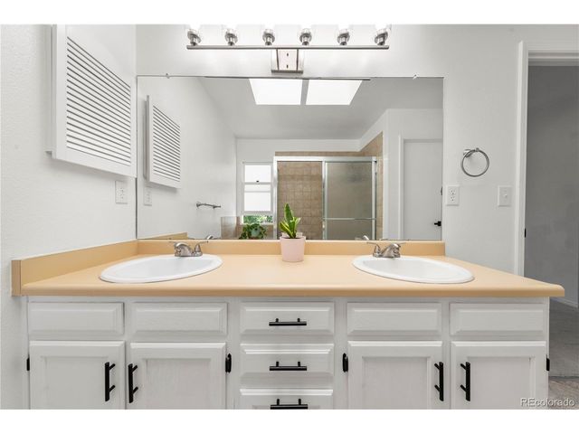 19355 E Greenwood Pl, Aurora, CO 80013