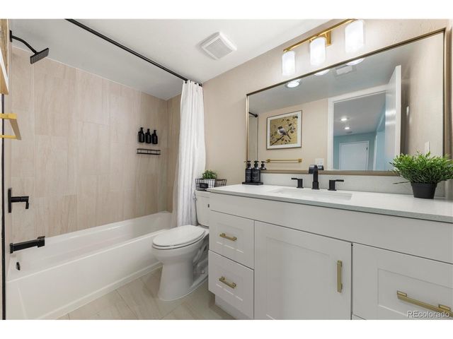 19355 E Greenwood Pl, Aurora, CO 80013