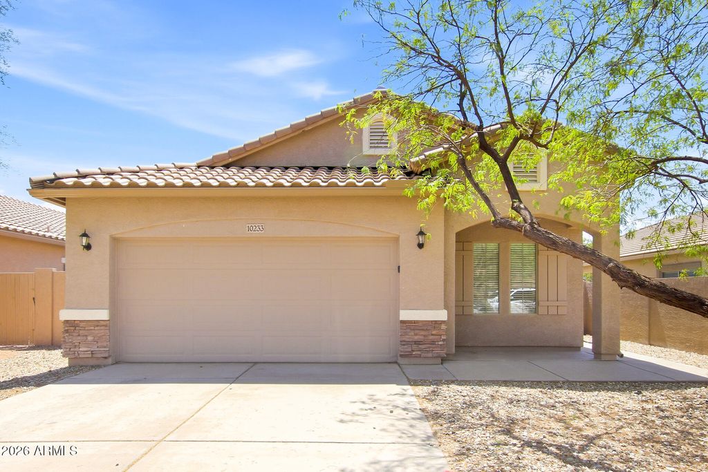 10233 W PARKWAY Drive, Tolleson, AZ 85353 — exterior