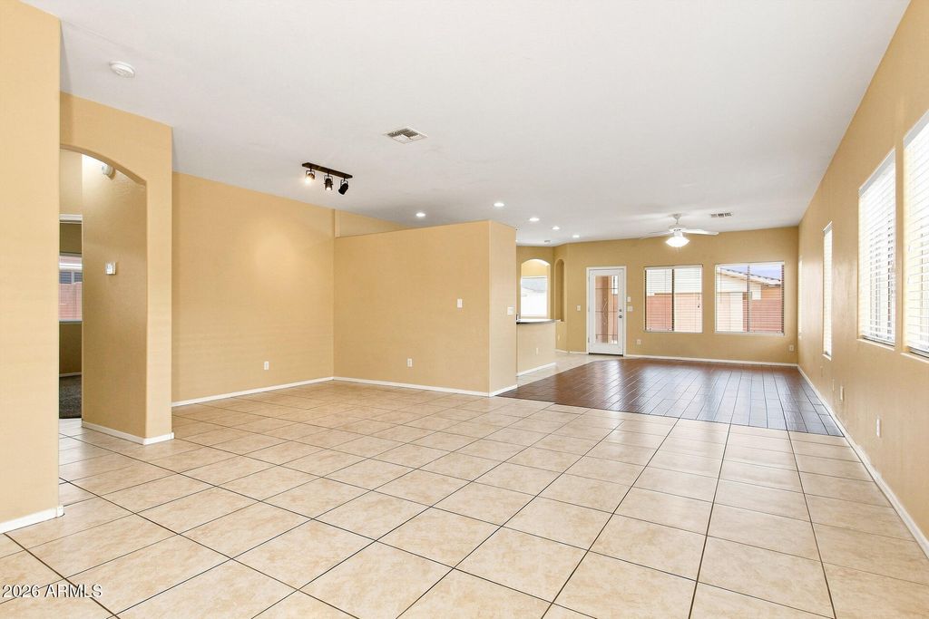 10233 W PARKWAY Drive, Tolleson, AZ 85353 — photo 4