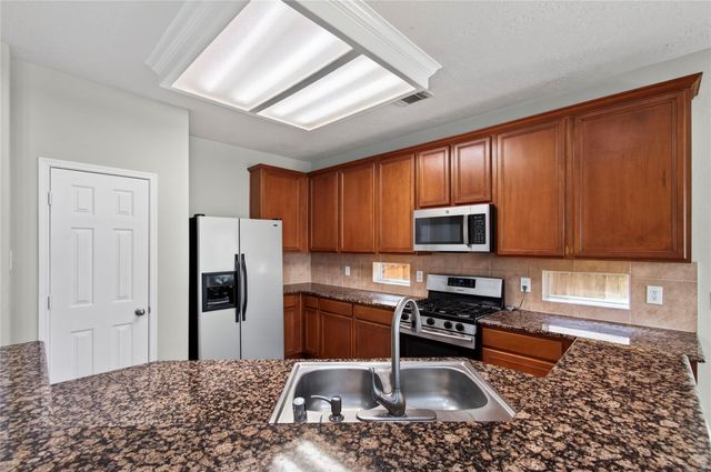 2922 Laurel Brook Lane, Pearland, TX 77584