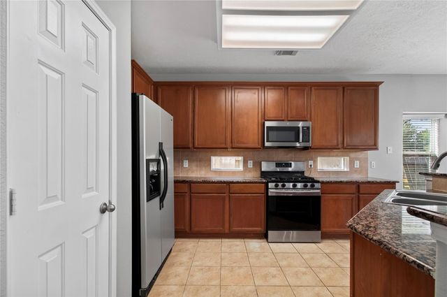 2922 Laurel Brook Lane, Pearland, TX 77584