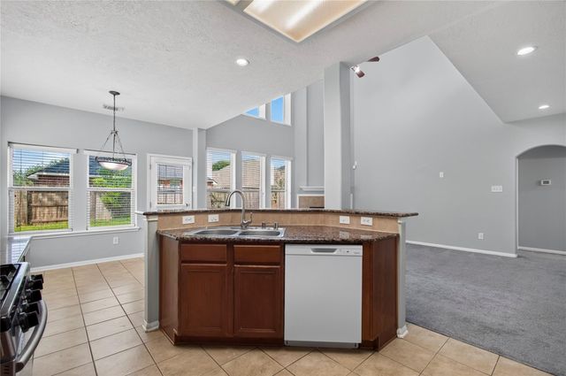 2922 Laurel Brook Lane, Pearland, TX 77584