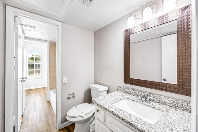 11710 Southlake Drive 31, Houston, TX 77077