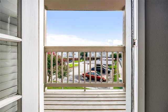 11710 Southlake Drive 31, Houston, TX 77077