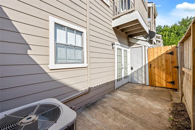 11710 Southlake Drive 31, Houston, TX 77077