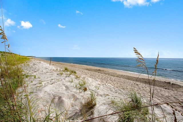 5540 N Ocean Drive 7b, Singer Island, FL 33404