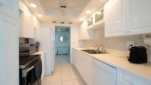 5540 N Ocean Drive 7b, Singer Island, FL 33404