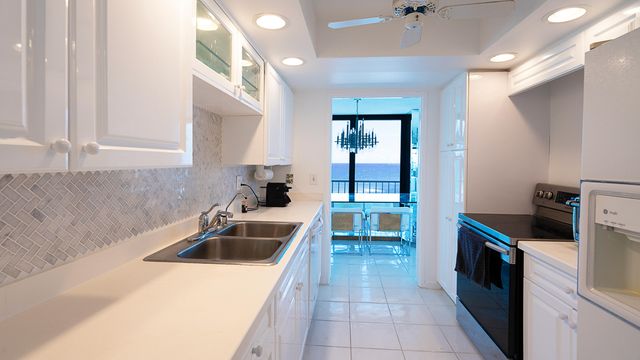 5540 N Ocean Drive 7b, Singer Island, FL 33404