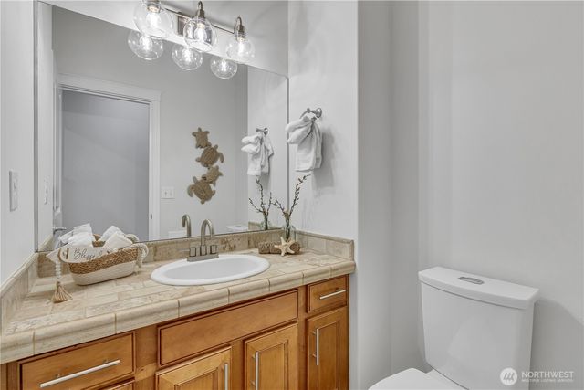 19220 5th Street E, Lake Tapps, WA 98391