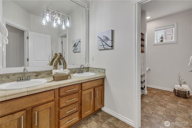19220 5th Street E, Lake Tapps, WA 98391