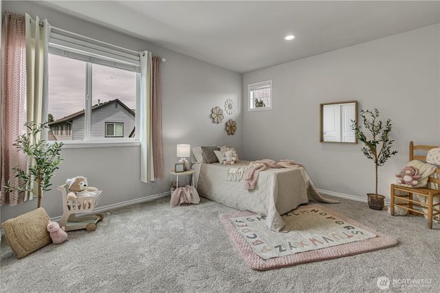 19220 5th Street E, Lake Tapps, WA 98391