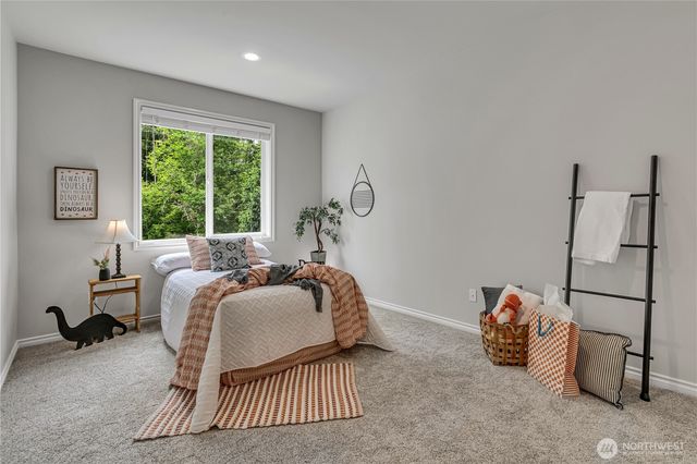 19220 5th Street E, Lake Tapps, WA 98391