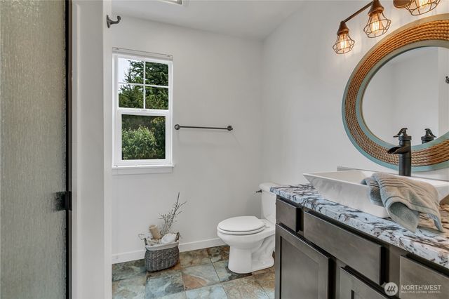 19220 5th Street E, Lake Tapps, WA 98391