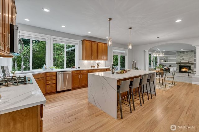 19220 5th Street E, Lake Tapps, WA 98391