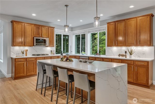 19220 5th Street E, Lake Tapps, WA 98391