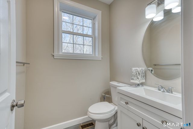 205 Winding Hollow Road, Groton, CT 06340