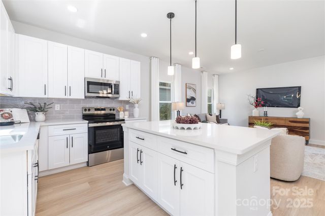 7801 Casa Loma Road, Charlotte, NC 28269