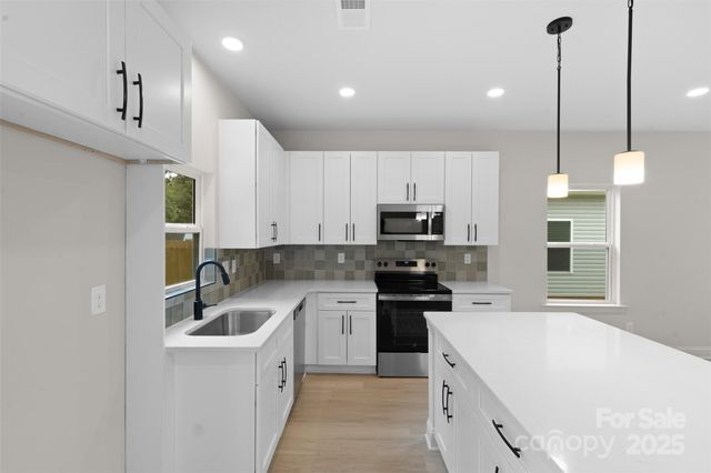 7801 Casa Loma Road, Charlotte, NC 28269