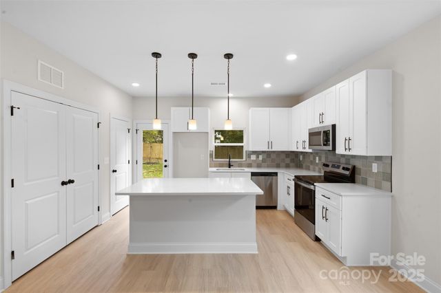 7801 Casa Loma Road, Charlotte, NC 28269