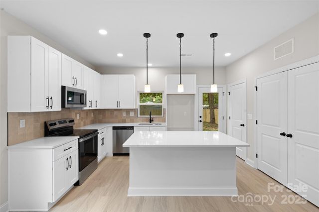 7801 Casa Loma Road, Charlotte, NC 28269