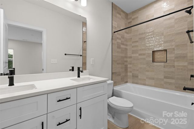 7801 Casa Loma Road, Charlotte, NC 28269