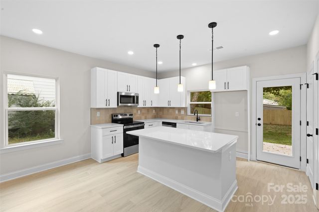 7801 Casa Loma Road, Charlotte, NC 28269