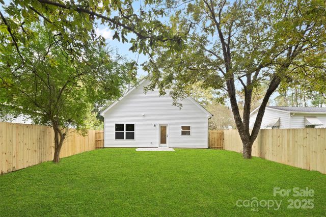 7801 Casa Loma Road, Charlotte, NC 28269