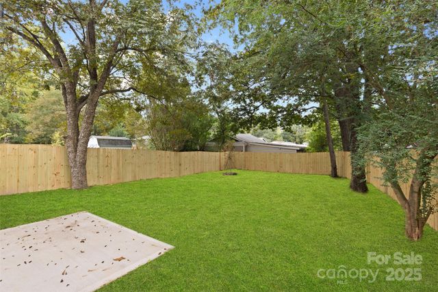 7801 Casa Loma Road, Charlotte, NC 28269