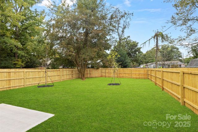 7801 Casa Loma Road, Charlotte, NC 28269