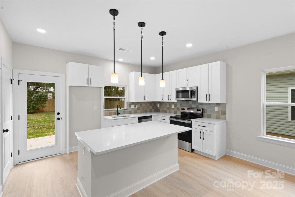 7801 Casa Loma Road, Charlotte, NC 28269